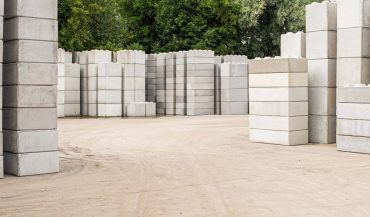 Stapelbare betonblokken schuine helling